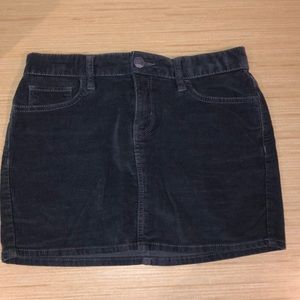 Gap skirt